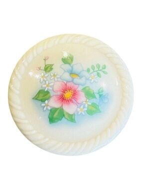 Avon “Spring Bouquet” Porcelain Brooch – 1984 Floral Pin